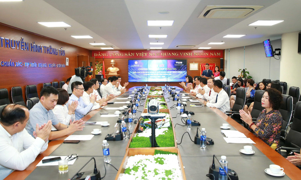 Quang cảnh Lễ ký kết hợp tác. (Ảnh: Phương Hoa/TTXVN)