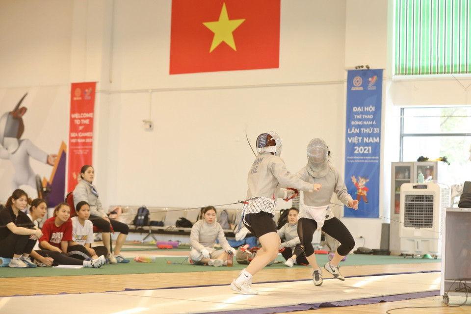 Các vận động viên nỗ lực tập luyện hướng tới đạt mục tiêu tốt nhất tại SEA Games 32. (Ảnh: Minh Quyết/TTXVN)