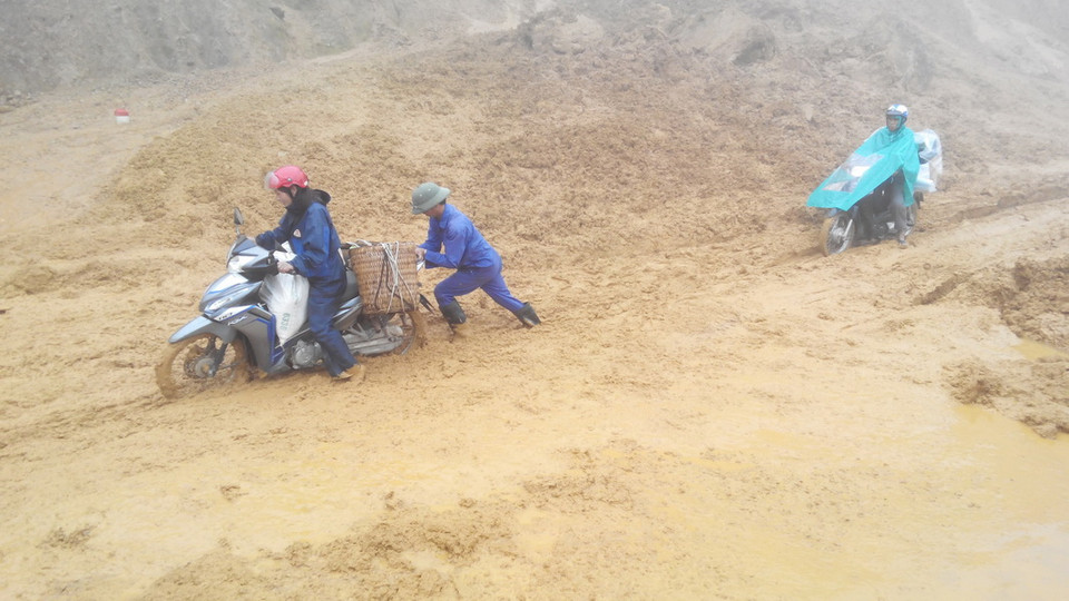 Điểm sạt lở trên tỉnh lộ 128, tuyến đường thành phố Lai Châu-Sìn Hồ. (Ảnh:Nguyễn Công Hải​/TTXVN)