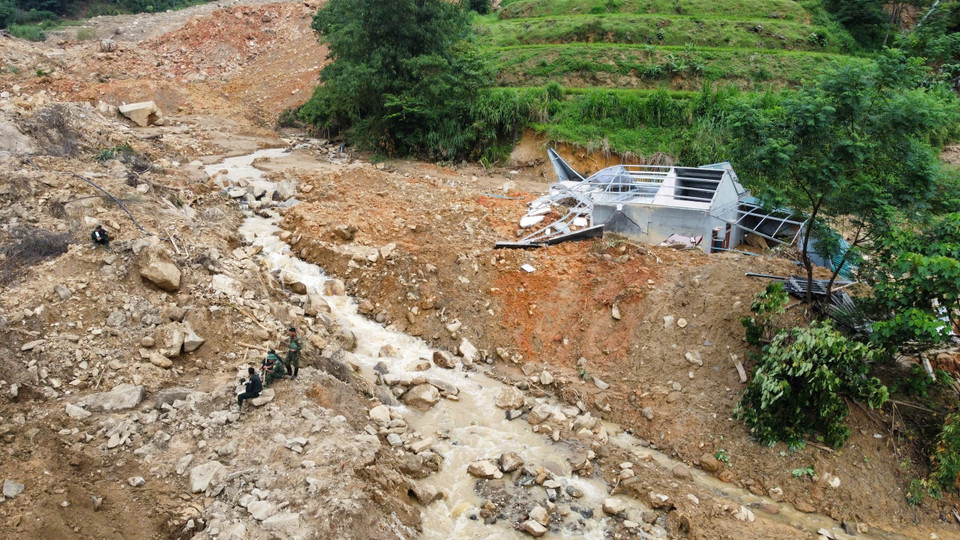 Xóm Bản Cái bị sạt lở núi vào chiều 9/9, khiến 18 người chết và mất tích. (Ảnh: Hoàng Hiếu/TTXVN)