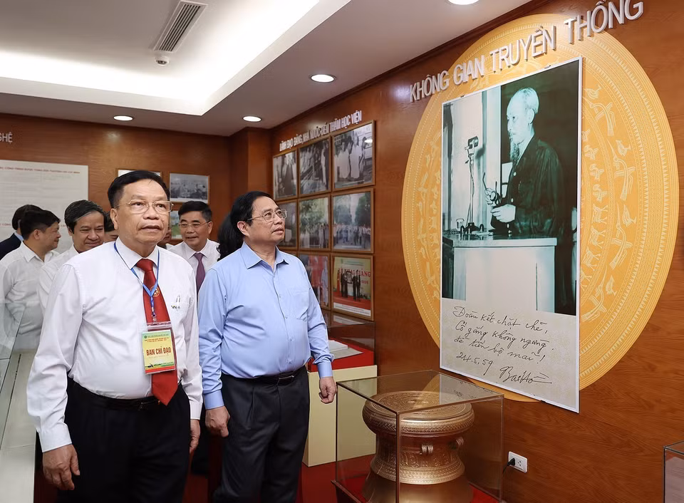 Sáng 17/8, tại Hà Nội, Thủ tướng Phạm Minh Chính dự Chương trình hành trình khởi nghiệp đổi mới sáng tạo, Ngày hội việc làm VNUA-2022; thăm và làm việc với Học viện Nông nghiệp Việt Nam. (Ảnh: Dương Giang/TTXVN)