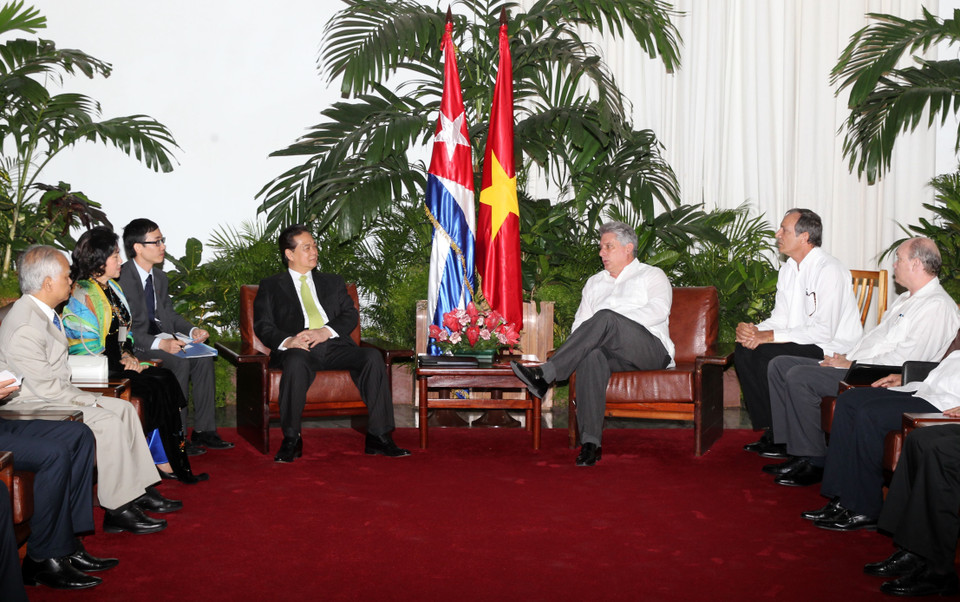 Trong chuyến thăm chính thức Cuba, ngày 26/3/2014, tại Cung Cách mạng ở Thủ đô La Habana, Thủ tướng Nguyễn Tấn Dũng làm việc với đồng chí Miguel Díaz-Canel Bermúdez, Phó Chủ tịch thứ nhất Hội đồng Nhà nước và Hội đồng Bộ trưởng Cuba. (Ảnh: Đức Tám/TTXVN)