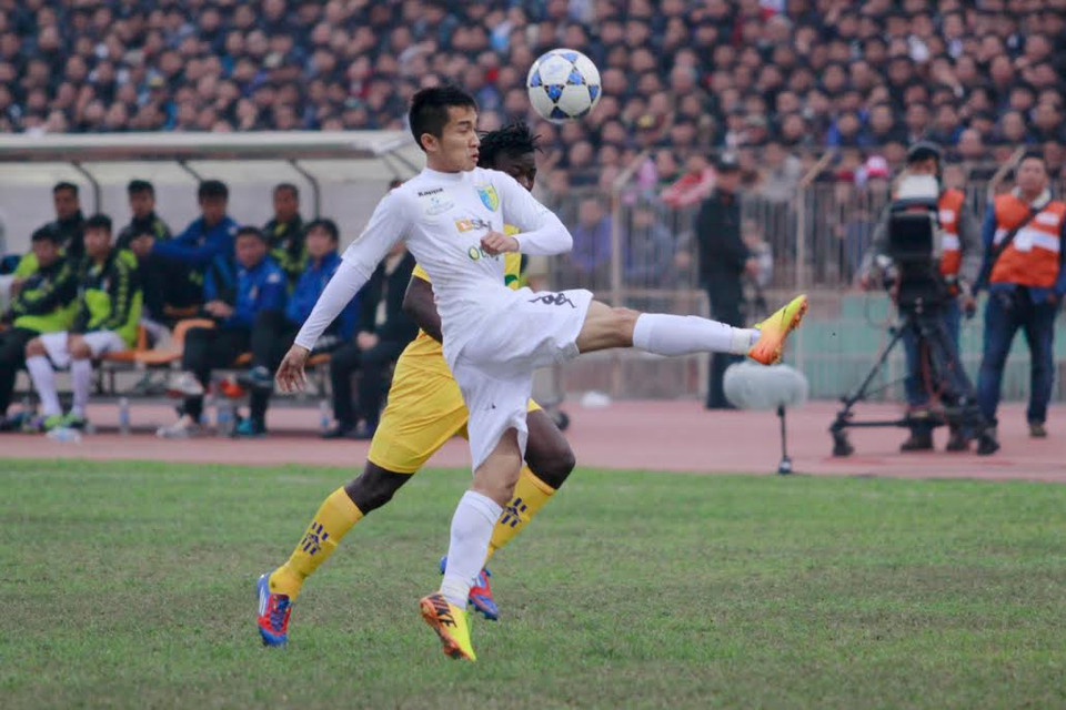 Hà Nội T&amp;T chỉ chơi hay ở nửa cuối hiệp 1. (Ảnh: Minh Chiến/Vietnam+)