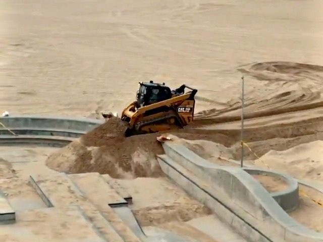Sân trượt ván tại San Clemente, California, Mỹ, được bao phủ trong 37 tấn cát. (Nguồn: breitbart.com)
