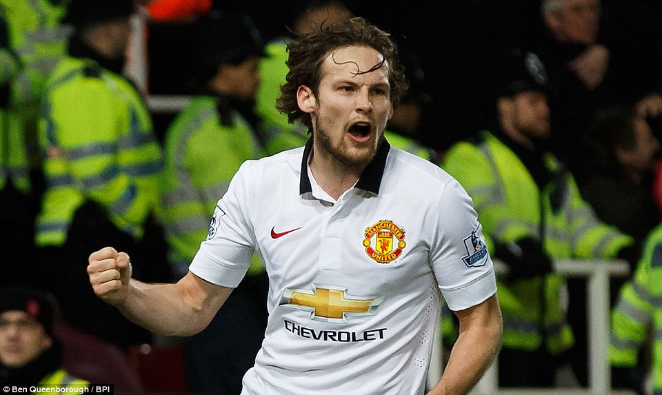 Blind sắm vai người hùng của Quỷ đỏ.