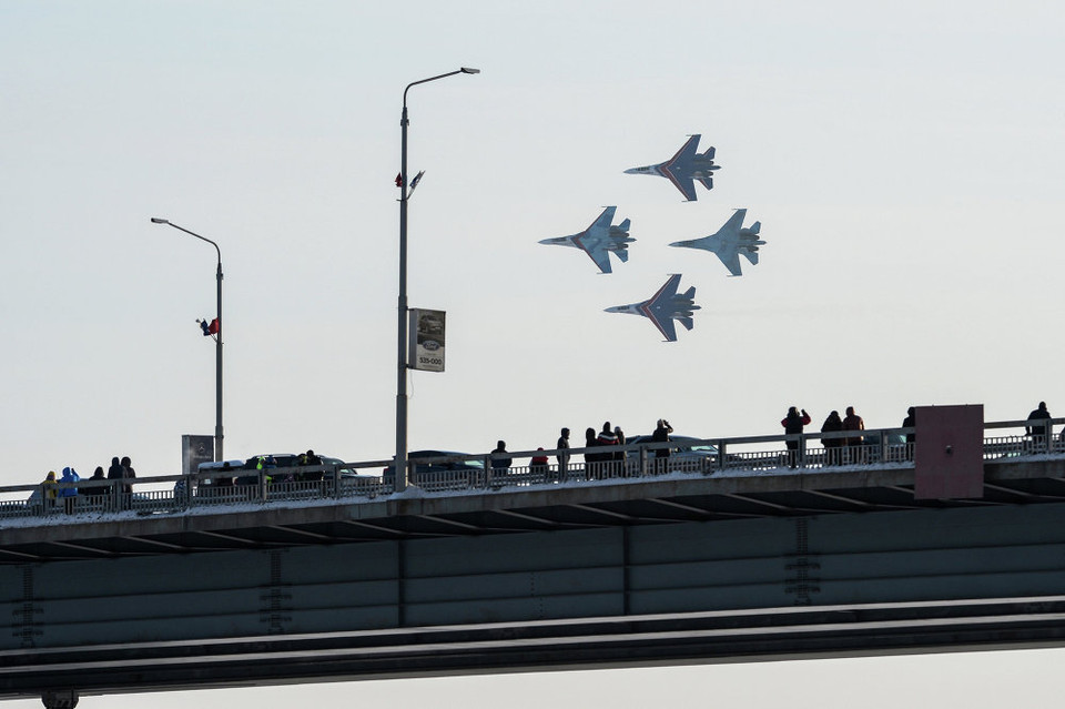 Bộ quốc phòng cho biết, tổng cộng có 295.000 binh sỹ chuyên nghiệp hiện đang phục vụ trong lực lượng vũ trang Nga. (Nguồn: sputniknews)