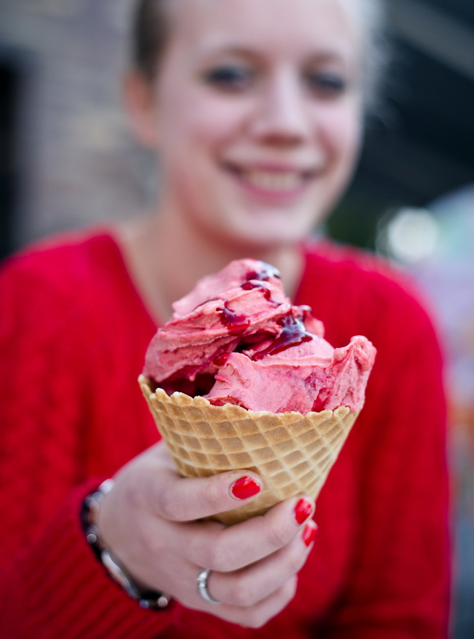 Món kem dâu Balsamic-Strawberry tại hiệu kem Christina ở Frankfurt, Đức. Theo hiệp hội sản xuất kem Italy Uniteis, Balasmic-Strawberry được coi là món kem của năm tại nước Đức năm 2015. (Nguồn: EPA)