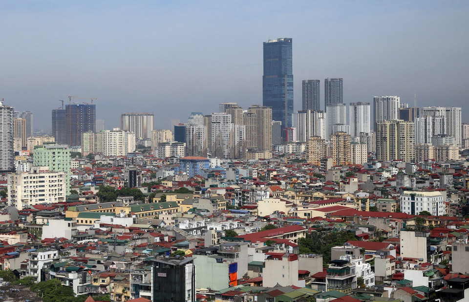 Những khối nhà cao tầng hiện đại đang thay thế dần nhà thấp tầng. (Ảnh: Ngọc Hà/TTXVN)