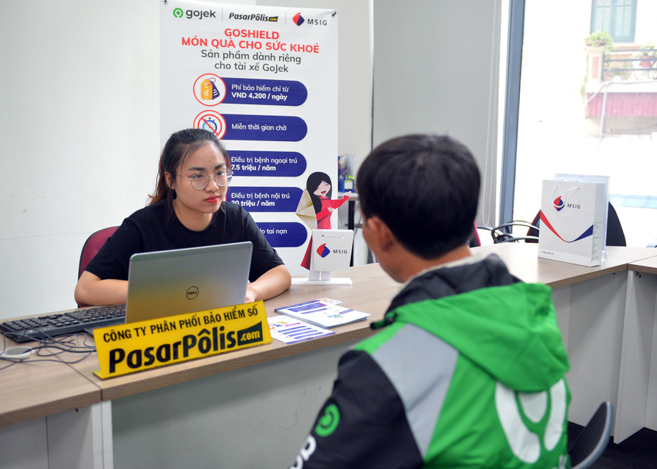 Đối tác đồng hành hỗ trợ riêng với tài xế các SIM data với dung lượng lớn và gói Bảo hiểm sức khỏe. (Ảnh: PV/Vietnam+)