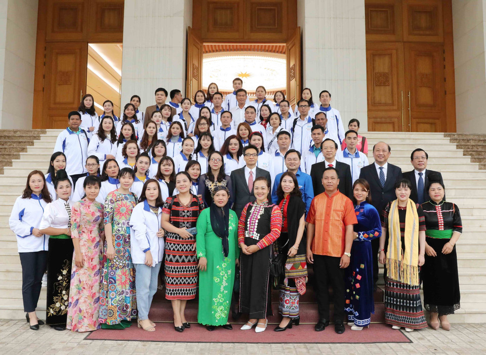 Nhân kỷ niệm Ngày Nhà giáo Việt Nam (20/11), sáng 16/11/2020, Phó Thủ tướng Vũ Đức Đam gặp mặt đoàn đại biểu Giáo viên tiêu biểu dân tộc thiểu số. (Ảnh: Phương Hoa/TTXVN)