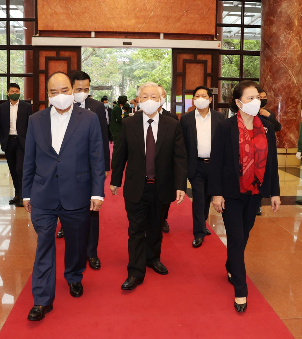 Tổng Bí thư, Chủ tịch nước Nguyễn Phú Trọng, Thủ tướng Chính phủ Nguyễn Xuân Phúc, Chủ tịch Quốc hội Nguyễn Thị Kim Ngân đến dự Hội nghị. (Ảnh: Trí Dũng/TTXVN)