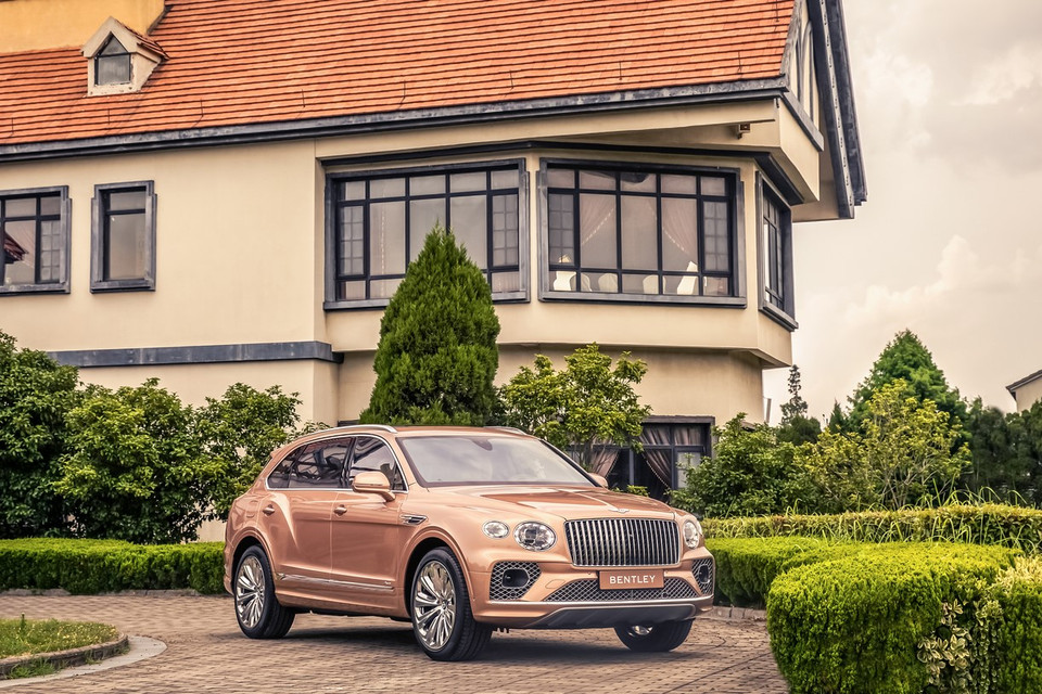Sau khi mắt toàn cầu từ tháng 5/2022, hôm nay (5/9) mẫu SUV hạng sang Bentley Bentayga EWB 2023 chính thức giới thiệu tới giới mộ điệu Việt Nam. (Ảnh nguồn: Bentley)