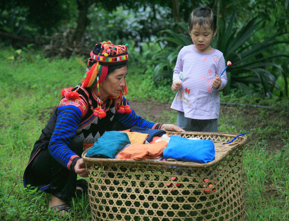 Không gian tổ chức lễ thức gọi hồn trong Tết mùa mưa được thực hiện ở nhiều địa điểm để cầu cho con cháu được khỏe mạnh, bản làng gặp mưa thuận gió hòa, mùa màng bội thu. (Ảnh: TTXVN phát)