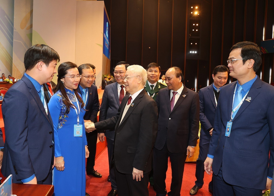 Tổng Bí thư Nguyễn Phú Trọng cùng các lãnh đạo Đảng, Nhà nước với các đại biểu dự đại hội. (Ảnh: Trí Dũng/TTXVN)