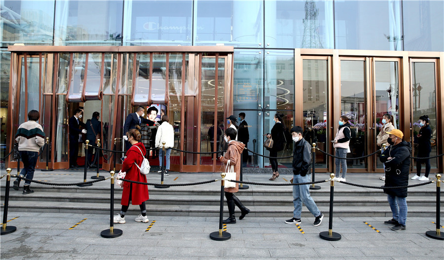 Nhiều cửa hàng mở cửa đón khách. (Nguồn: chinadaily.com.cn)