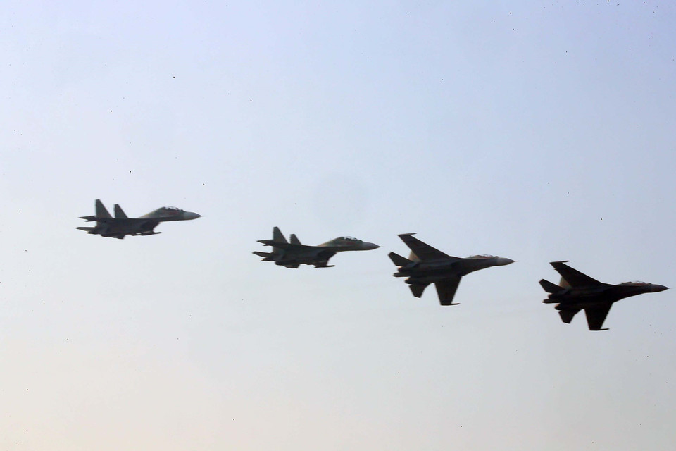 Phi đội Su30 MK2 sẽ biểu diễn chào mừng trong ngày khai mạc Triển lãm. (Ảnh: Trọng Đức/TTXVN)