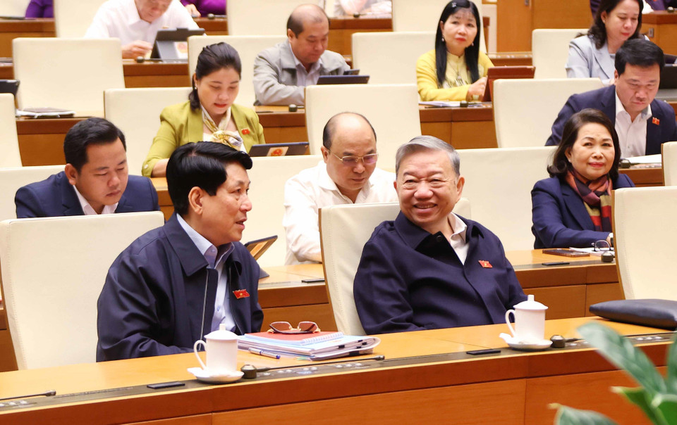 Tổng Bí thư Tô Lâm và Chủ tịch nước Lương Cường tại phiên họp. (Ảnh: Văn Điệp/TTXVN)