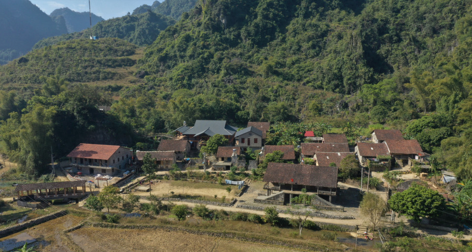 Làng đá cổ Khuổi Ky nằm trong quần thể khu du lịch thác Bản Giốc tại xã Đàm Thủy (Trùng Khánh, Cao Bằng) với 14 hộ dân tộc Tày sinh sống. (Ảnh: Chu Hiệu/TTXVN) 