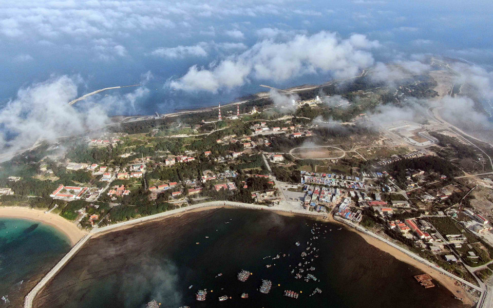 Bạch Long Vĩ góc nhìn từ trên cao. (Ảnh: An Đăng/TTXVN)