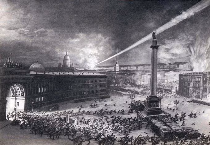 Đêm 7/11/1917 (25/10 theo lịch Nga cũ), quân khởi nghĩa tấn công vào Cung điện Mùa Đông ở Petrograd, mở đầu cuộc Cách mạng Tháng Mười Nga. (Ảnh: Tư liệu/TTXVN)