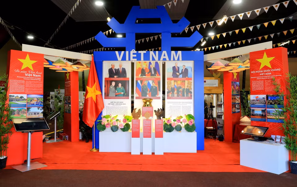 Gian trưng bày về Việt Nam trong khuôn viên Nhà Hữu nghị tại thao trường Alabino, nơi diễn ra các hoạt động chính của Army Games 2022. (Ảnh: Trần Hiếu/TTXVN)