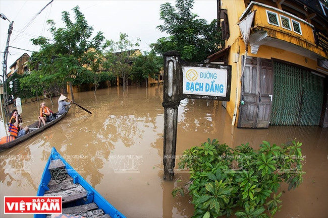 Góc phố Bạch Đằng. (Nguồn: Báo ảnh Việt Nam)