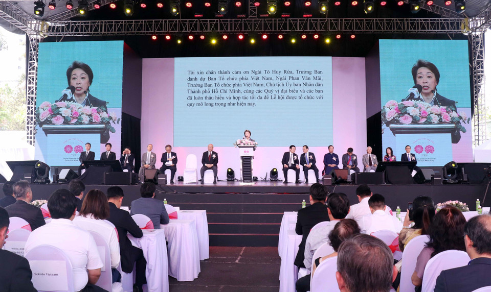 Bà Hashimoto Seiko, Thượng Nghị sỹ, đồng Trưởng Ban Tổ chức Lễ hội Việt-Nhật 2024 phát biểu khai mạc Lễ hội. (Ảnh: Xuân Khu/TTXVN)