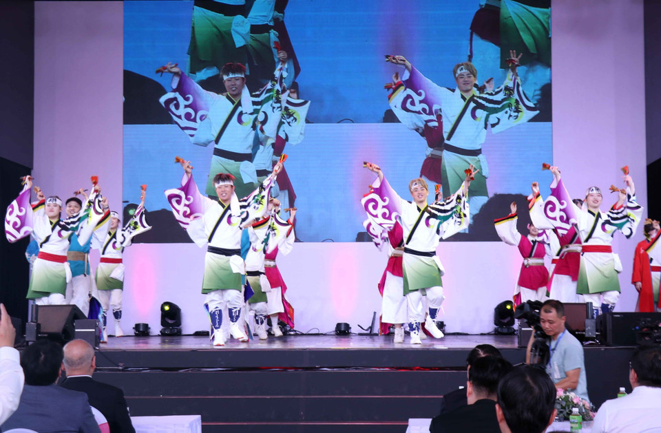 Tiết mục múa Nhật Bản biểu diễn tại lễ khai mạc Lễ hội Việt - Nhật 2024. (Ảnh: Xuân Khu/TTXVN)