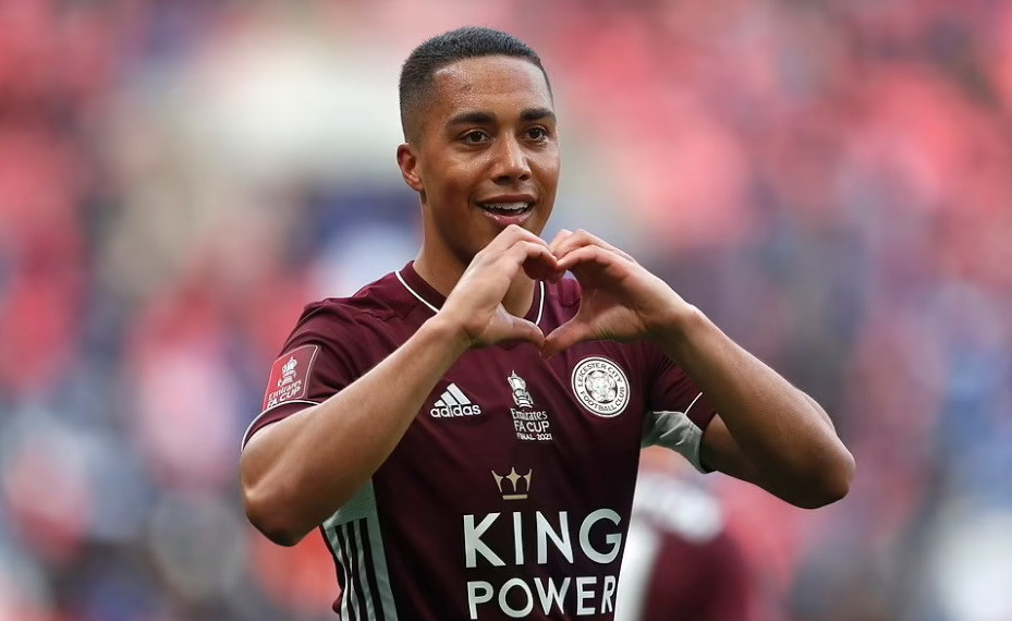 Youri Tielemans là người lập công với cú sút xa đẹp mắt. (Nguồn: Getty Images)