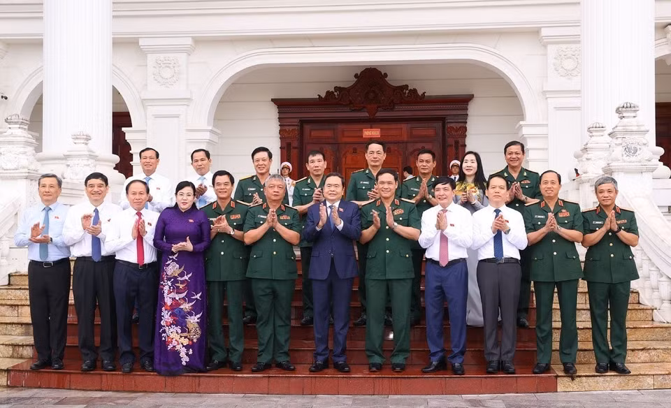 Chủ tịch Quốc hội Trần Thanh Mẫn với các đại biểu. (Ảnh: Văn Điệp/TTXVN)
