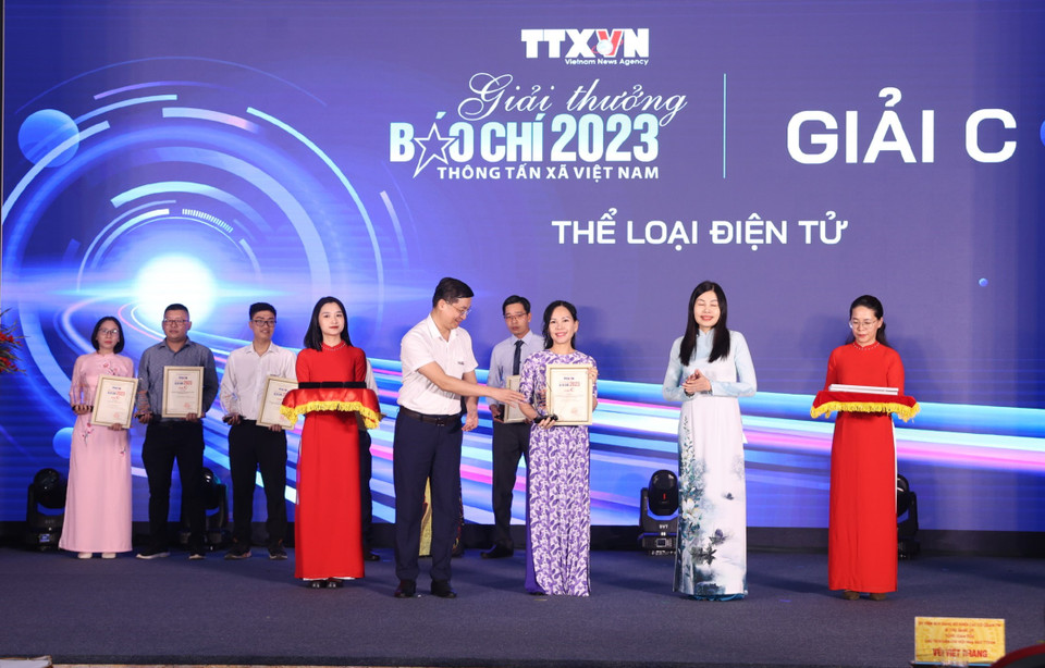 Báo Điện tử VietnamPlus giành 2 Giải C ở thể loại Điện tử và thể loại truyền hình. Chùm Podcast “Thưởng thức 7 loại hình âm nhạc cổ Việt Nam là Di sản của nhân loại” của tác giả Bích Hằng đoạt giải C. (Ảnh: Tuấn Anh/Vietnam+)