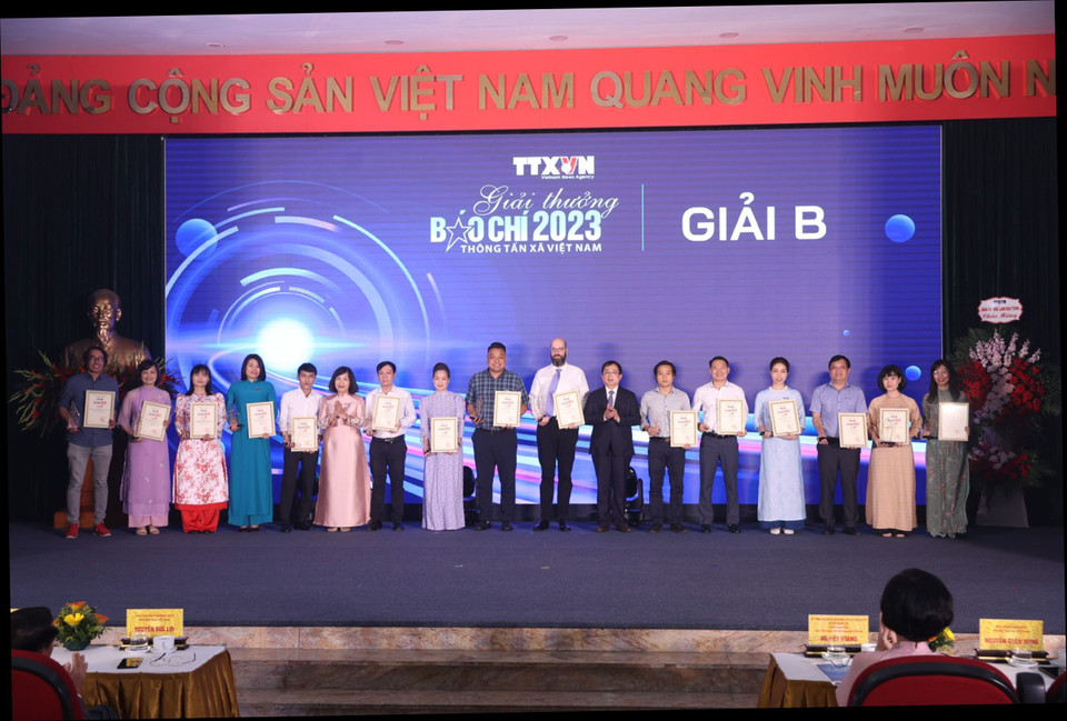 Giải B được trao với 7 thể loại báo chí. (Ảnh: Tuấn Anh/Vietnam+)