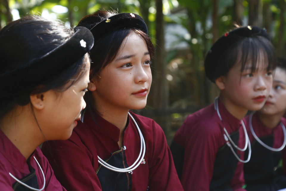 Thế hệ trẻ người Cao Lan tích cực tham gia giữ gìn và phát huy bản sắc văn hóa dân tộc. (Ảnh: Nam Sương/TTXVN)