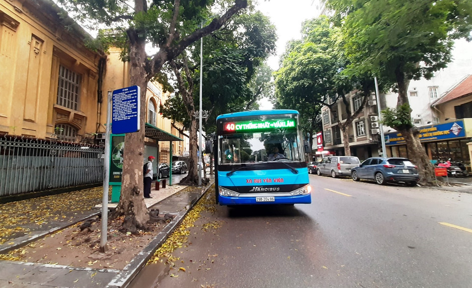 Xe buýt Hà Nội sẽ chạy lại tất cả các tuyến từ ngày 23/4. (Ảnh: Việt Hùng/Vietnam+)