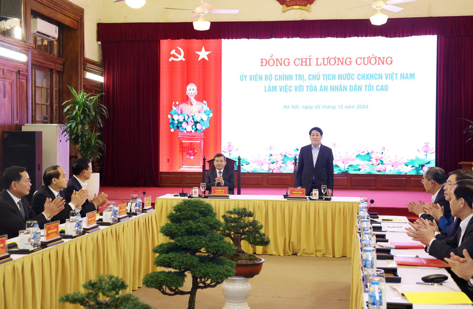 Chủ tịch nước Lương Cường làm việc với Tòa án Nhân dân Tối cao. (Ảnh: Lâm Khánh/TTXVN)