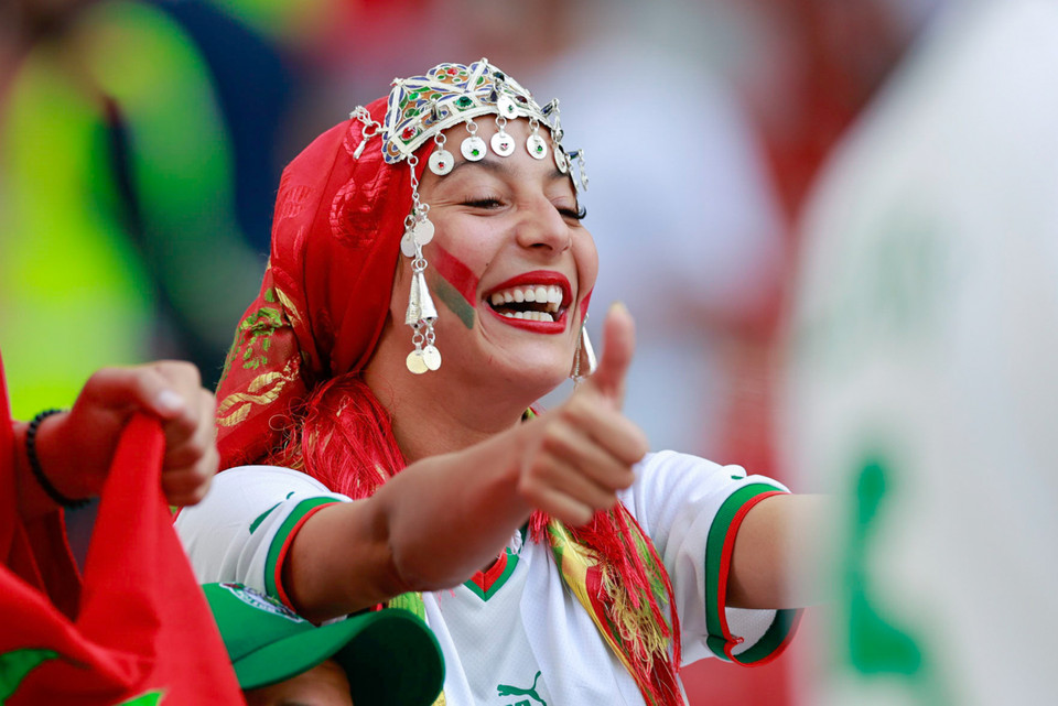 Sự cuồng nhiệt của các nữ cổ động viên. (Ảnh: Hải An/Vietnam+)