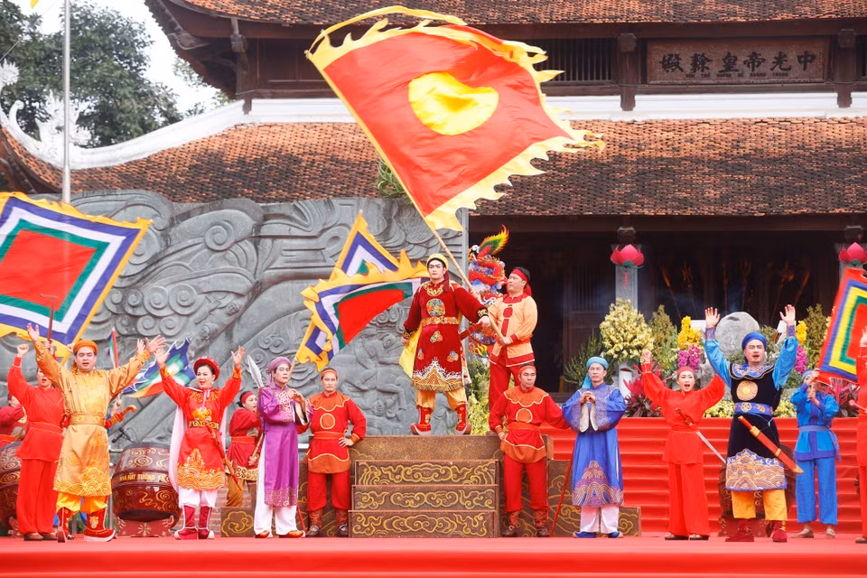 Chương trình biểu diễn nghệ thuật màn Sử thi mùa xuân Kỷ Dậu 1789 do các nghệ sỹ Nhà hát tuồng Trung ương biểu diễn. (Ảnh: Minh Quyết/TTXVN)