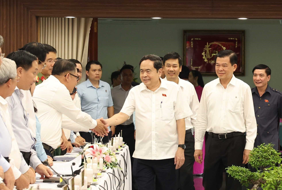 Chủ tịch Quốc hội Trần Thanh Mẫn với các đại biểu. (Ảnh: Thống Nhất/TTXVN)