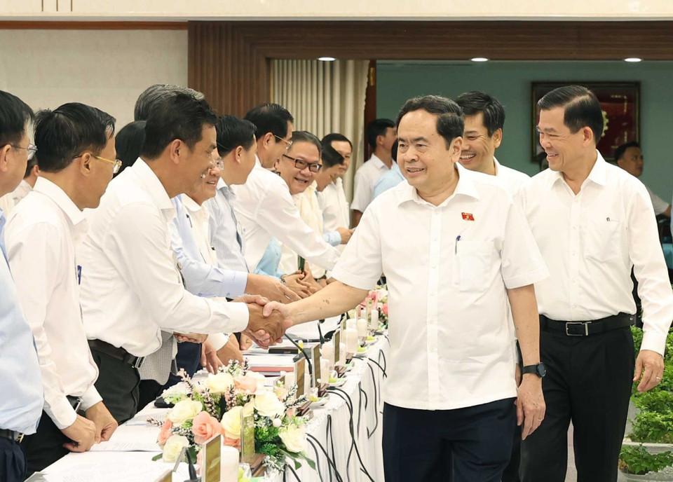 Chủ tịch Quốc hội Trần Thanh Mẫn với các đại biểu. (Ảnh: Thống Nhất/TTXVN)