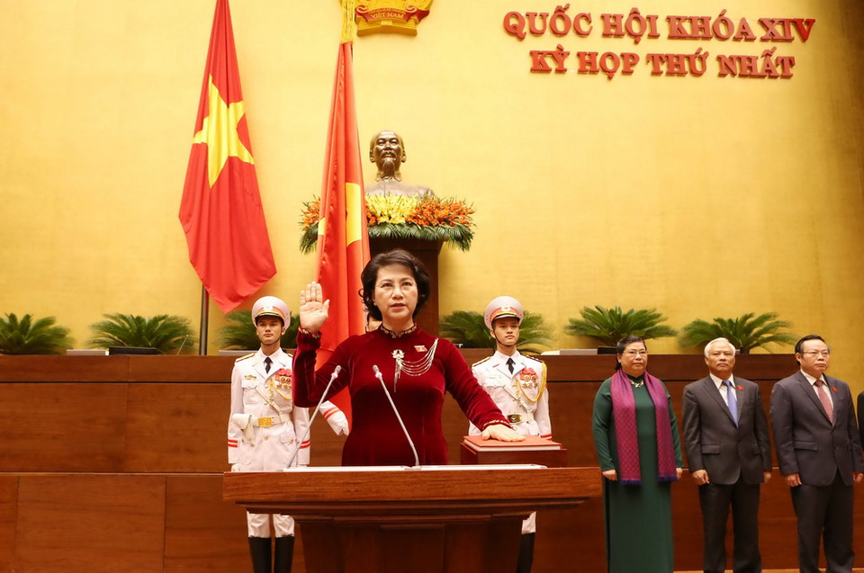 Bà Nguyễn Thị Kim Ngân, Ủy viên Bộ Chính trị đã chính thức tuyên thệ nhậm chức Chủ tịch Quốc hội nước Cộng hòa Xã hội chủ nghĩa Việt Nam khóa XIV. (Ảnh: Trọng Đức/TTXVN)