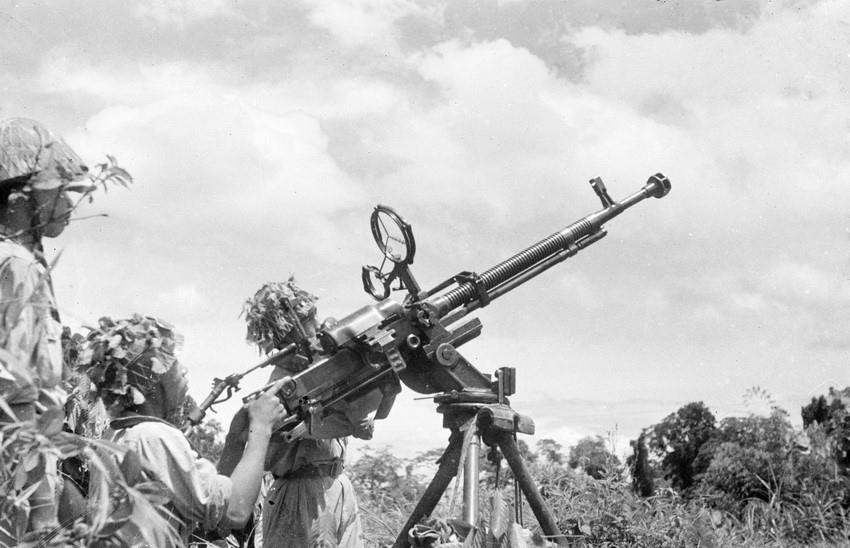 Trong chiến dịch Điện Biên Phủ, ta đã bắn rơi và phá hủy 177 máy bay các loại của địch, trong đó có 62 chiếc bị lực lượng phòng không bắn rơi. Ảnh: TTXVN