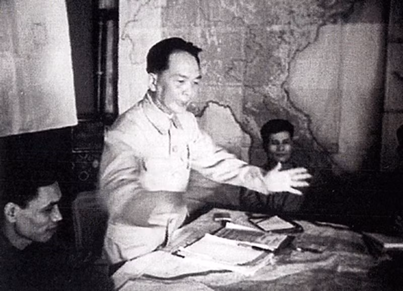 17h30 phút ngày 13/3/1954, Đại tướng Tổng tư lệnh Võ Nguyên Giáp ra lệnh nổ súng tấn công tập đoàn cứ điểm Điện Biên Phủ. (Ảnh: TTXVN)