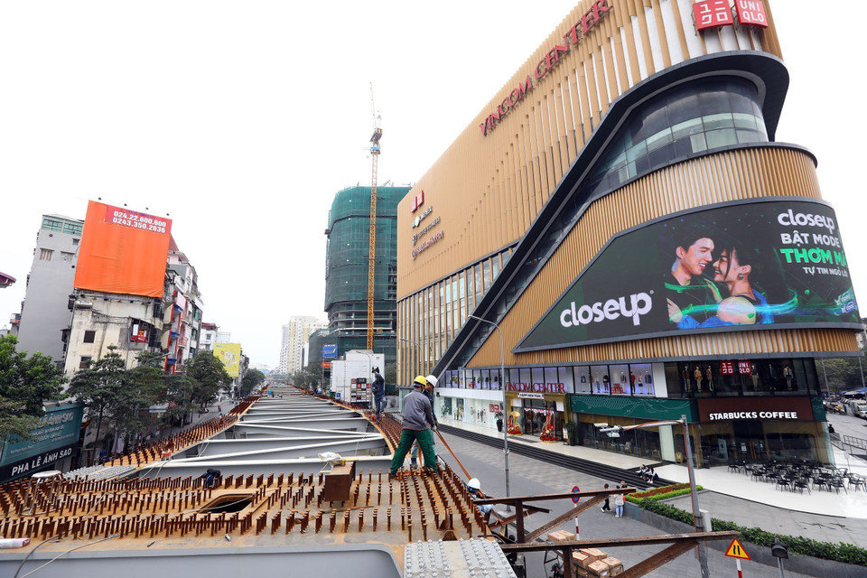 Tuyến đường Chùa Bộc-Phạm Ngọc Thạch là khu vực đông dân cư, có nhiều tòa nhà văn phòng, trung tâm thương mại, với mật độ giao thông lớn. (Ảnh: Huy Hùng/TTXVN)