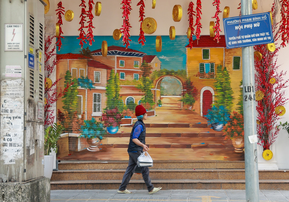 Thời gian dường như chậm lại trên những tuyến phố đông đúc... (Ảnh: Minh Hiếu/Vietnam+)