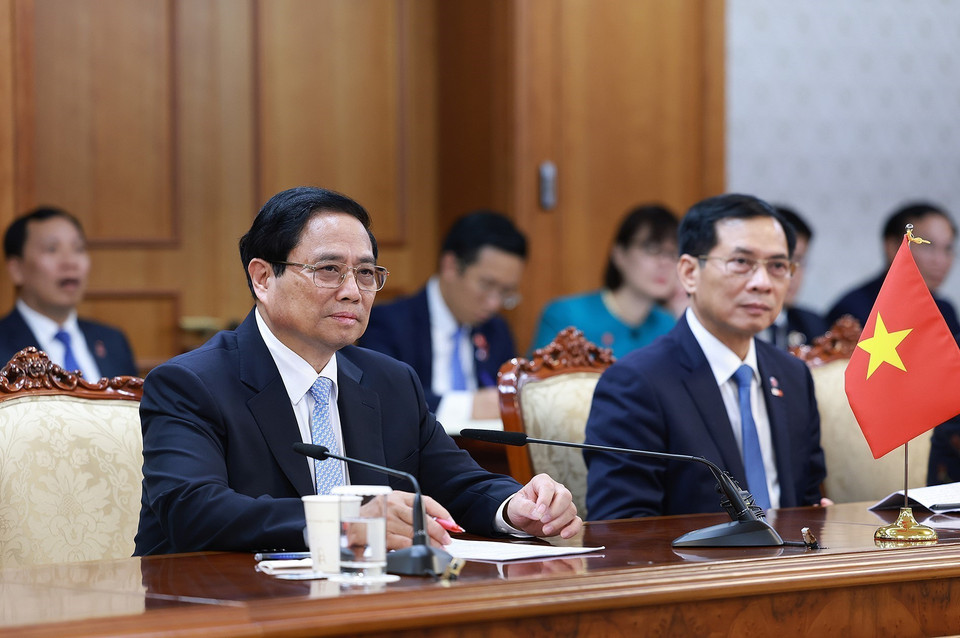 Thủ tướng Phạm Minh Chính phát biểu tại cuộc hội đàm với Thủ tướng Hàn Quốc Han Duck Soo. (Ảnh: Dương Giang/TTXVN)