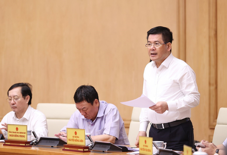 Bộ trưởng Bộ Công Thương Nguyễn Hồng Diên phát biểu. (Ảnh: Dương Giang/TTXVN)