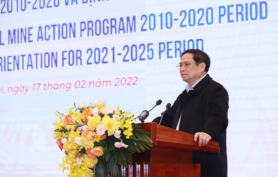 Thủ tướng Phạm Minh Chính, Trưởng Ban Chỉ đạo Quốc gia khắc phục hậu quả bom mìn và khắc phục chất độc hóa học sau chiến tranh ở Việt Nam phát biểu. (Ảnh: Dương Giang/TTXXVN)