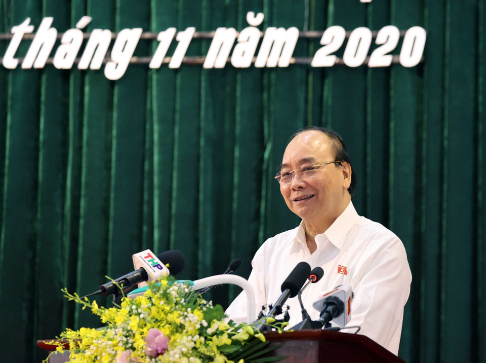 Thủ tướng Nguyễn Xuân Phúc phát biểu tại buổi tiếp xúc cử tri huyện An Lão. (Ảnh: Thống Nhất/TTXVN)