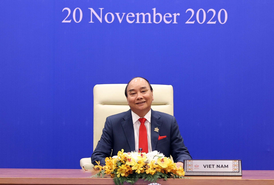 Thủ tướng Nguyễn Xuân Phúc tham dự hội nghị tại điểm cầu Hà Nội. (Ảnh: Thống Nhất/TTXVN)