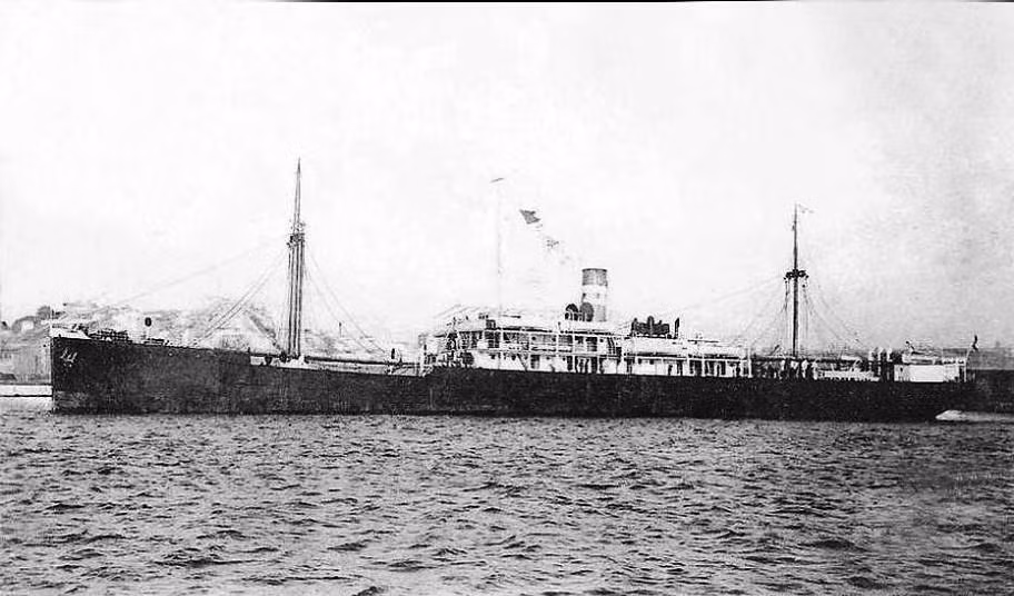 Ngày 5/6/1911, từ cảng Sài Gòn, người thanh niên yêu nước Nguyễn Tất Thành rời Tổ quốc ra đi trên con tàu Đô đốc Latouche-Tréville, bắt đầu cuộc hành trình tìm con đường giải phóng dân tộc, giải phóng đất nước khỏi ách nô lệ của thực dân, đế quốc. Cuộc hành trình qua 3 đại dương, 4 châu lục và gần 30 quốc gia đã đưa Người đến với chủ nghĩa Marx - Lenin, tìm ra con đường giải phóng cho dân tộc. (Ảnh: Tư liệu TTXVN)